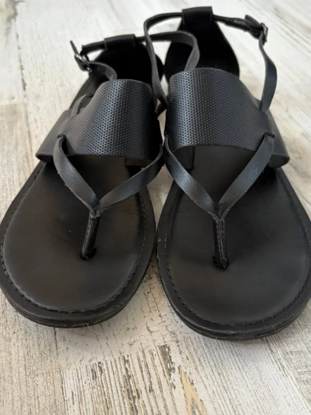 American Eagle Women's Size 8 Black Flat Sandals Ankle Strap Thong Faux Lthr